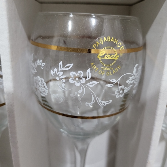 Pasabahce Circle of Art * White Rose Wine Glasses* 8.25oz. - Picture 2 of 12